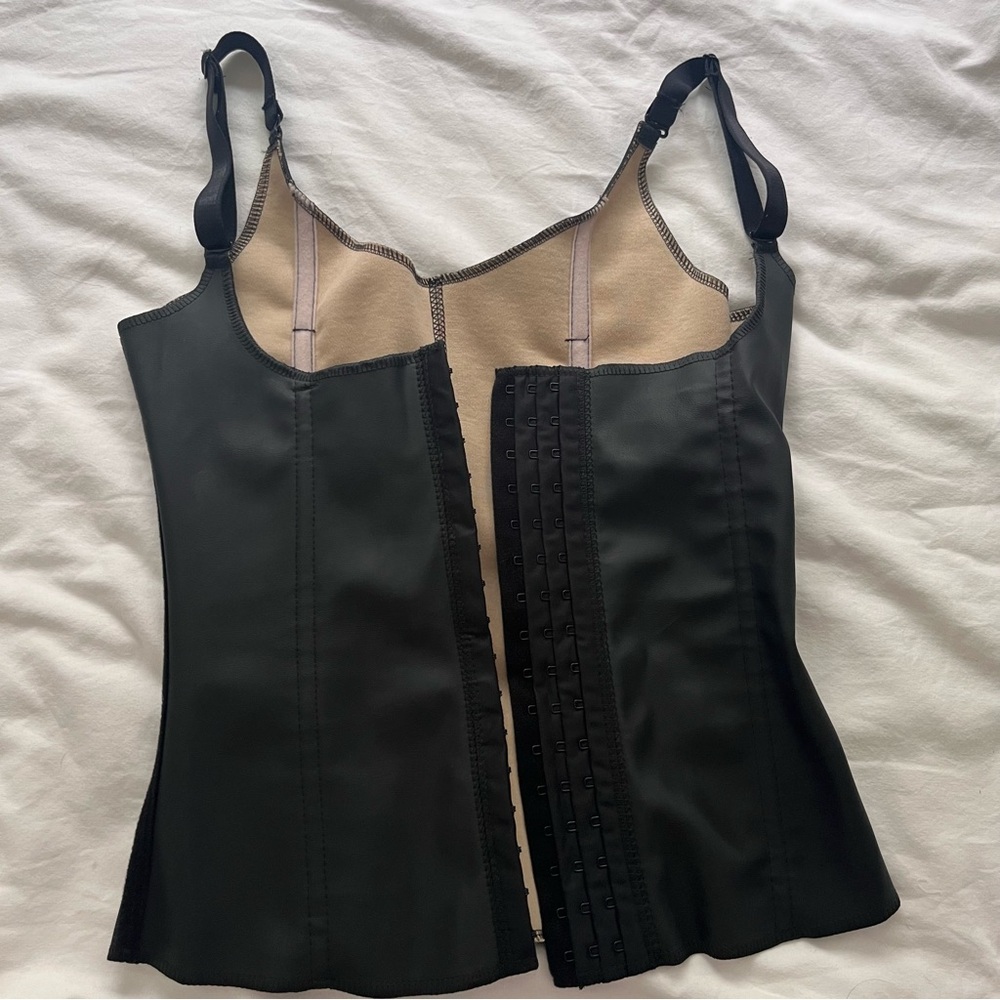 Silhouette Corset Girdle Black Adjustable Straps Medium Faux Leather - Picture 2 of 10